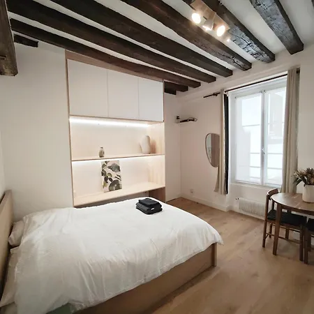 דירה Notre Dame 3-min Walk-elegant פריז